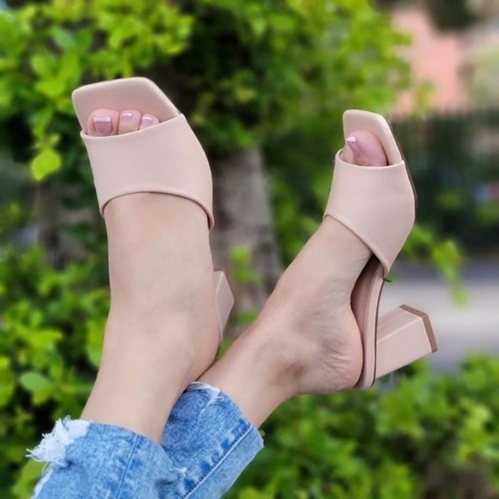Women’s Open-Toe Sculpted Block Heel Mules in Blush - Picture 3 of 4